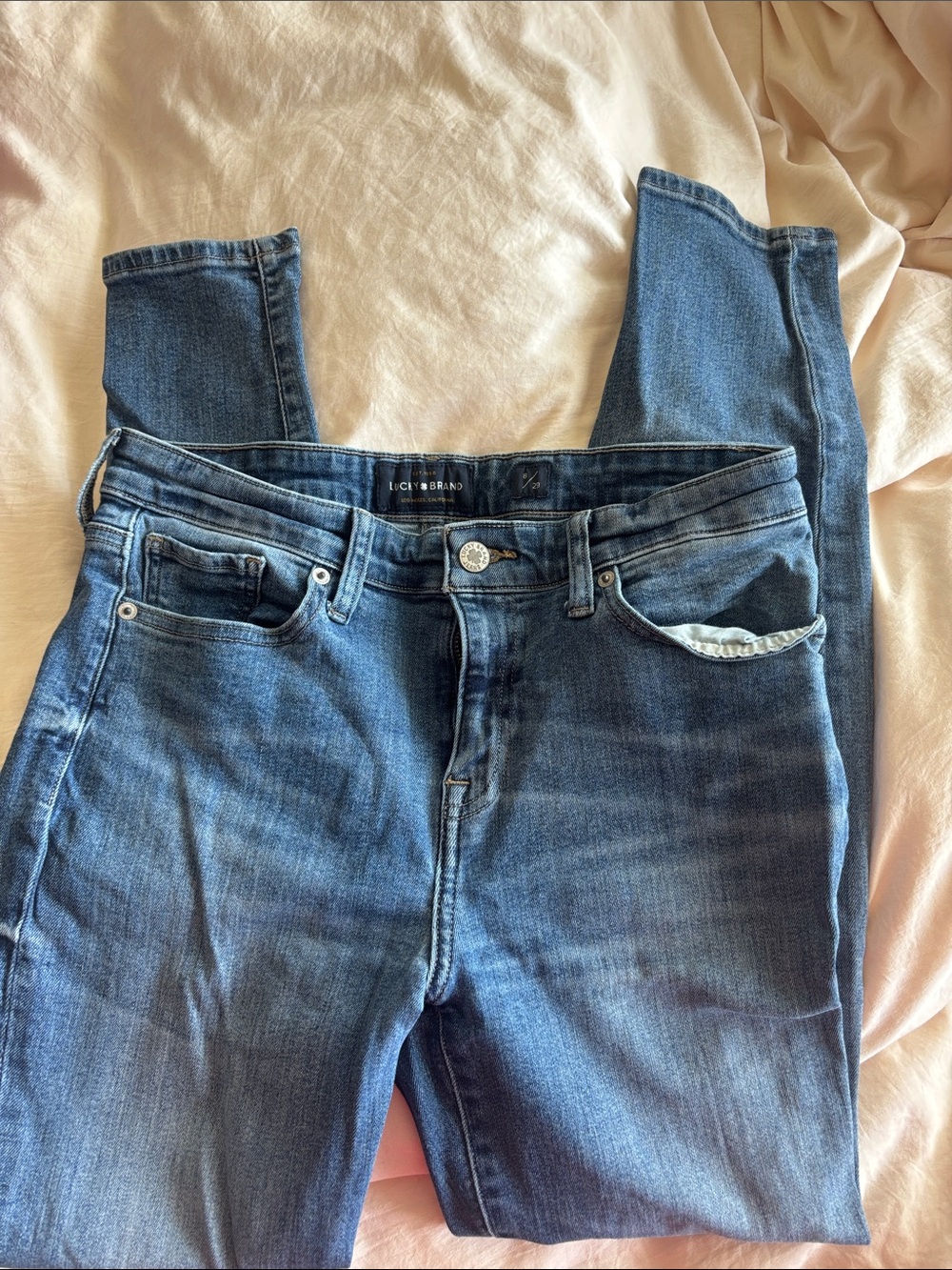Lucky brand  Medium Blue Skinny Jeans